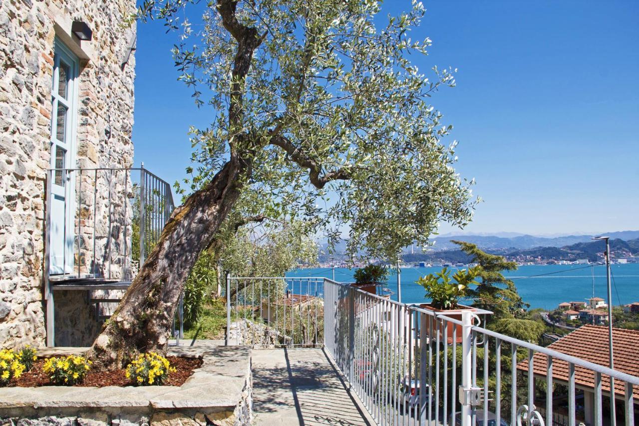La Terrazza Con L'Ulivo - Guesthouse Con Terrazza E Vista Sul Golfo Dei Poeti La Spezia Exterior photo